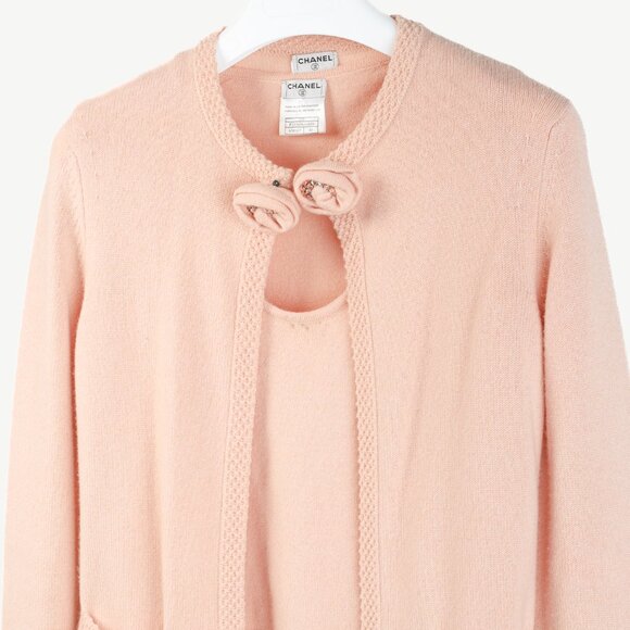 Chanel SS/05 Light Pink Cashmere Rosette Sweater Twinset - Picture 3 of 13